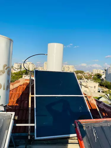 התקנת דוד וקולט על גג בית פרטי